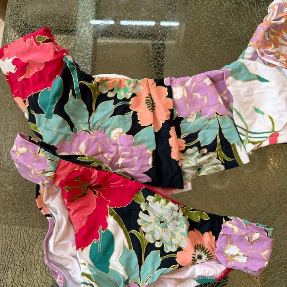 2 Piece Trina Turk Floral Bikini NWOT. Ruffle top - Picture 9 of 9